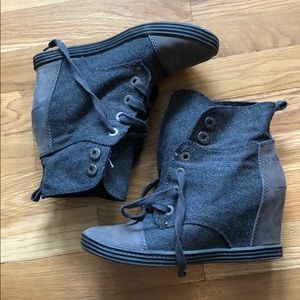 Blowfish cute pumps 😍 sneaker heels!!! So cute